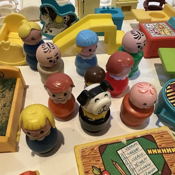 VTG 70s &80sFisher Price Wooden & Plastic Little People Figures Lot Of 46 Pieces